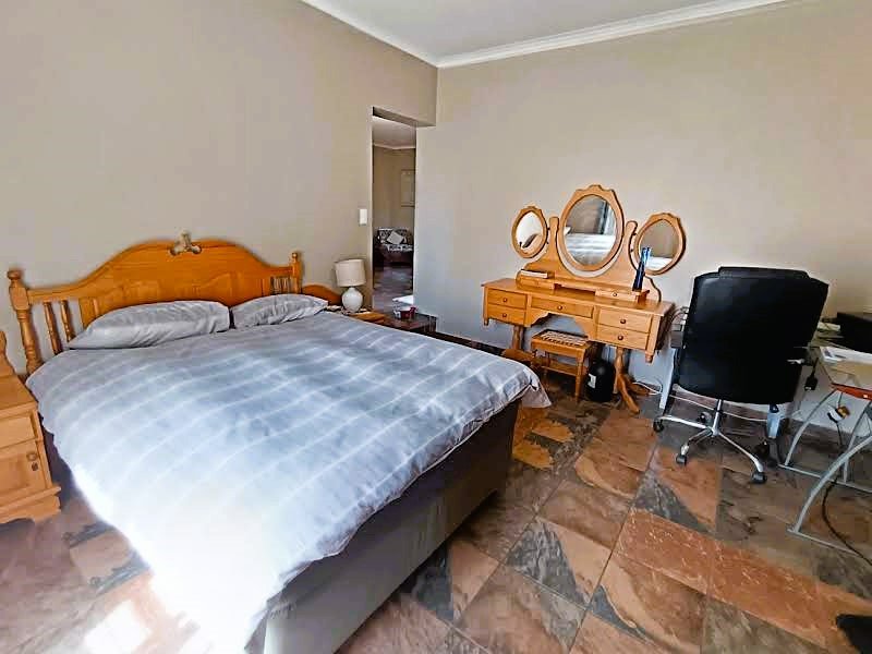 4 Bedroom Property for Sale in Rooihuiskraal Gauteng