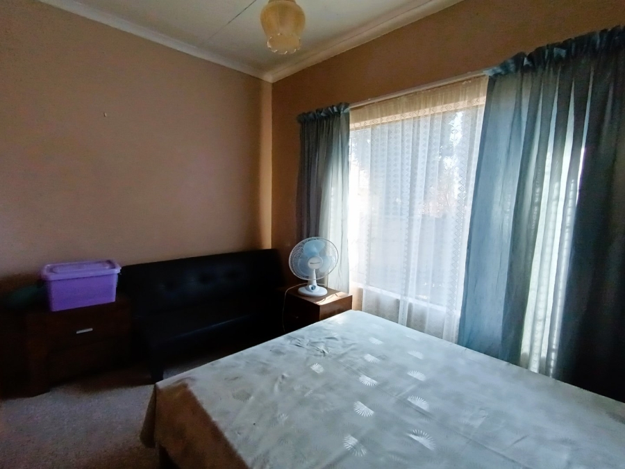 4 Bedroom Property for Sale in Rooihuiskraal Gauteng