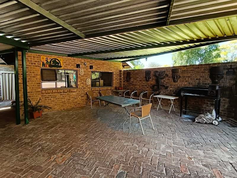 4 Bedroom Property for Sale in Rooihuiskraal Gauteng