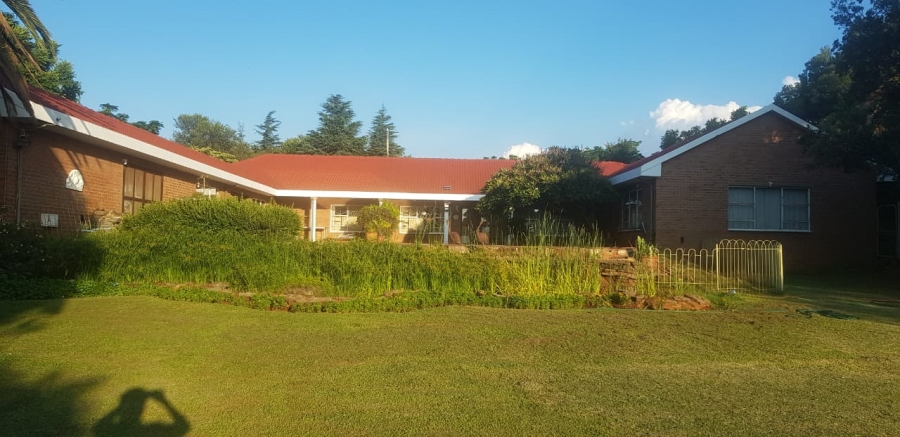 4 Bedroom Property for Sale in Knoppieslaagte Gauteng