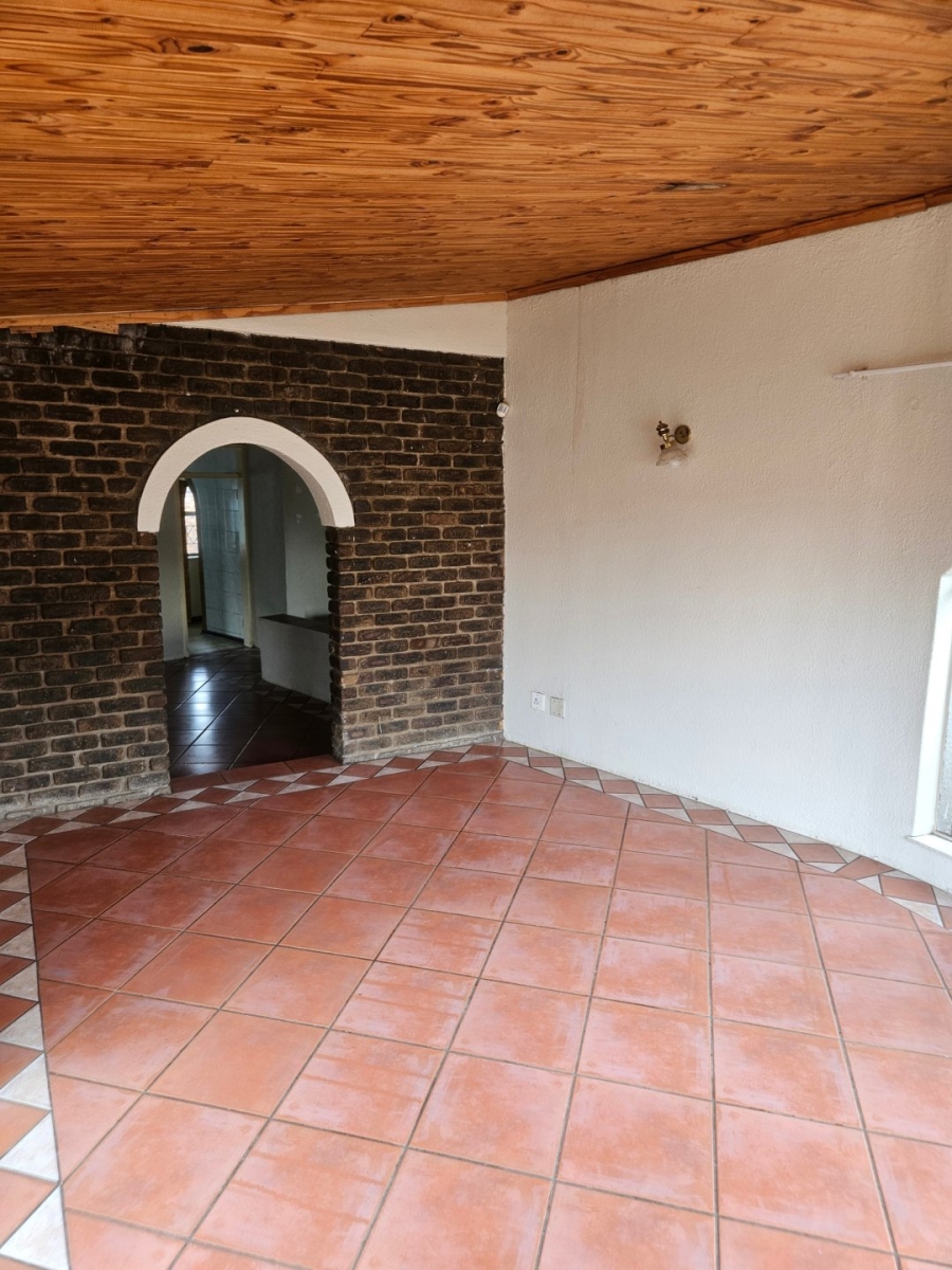 3 Bedroom Property for Sale in Bardene Gauteng