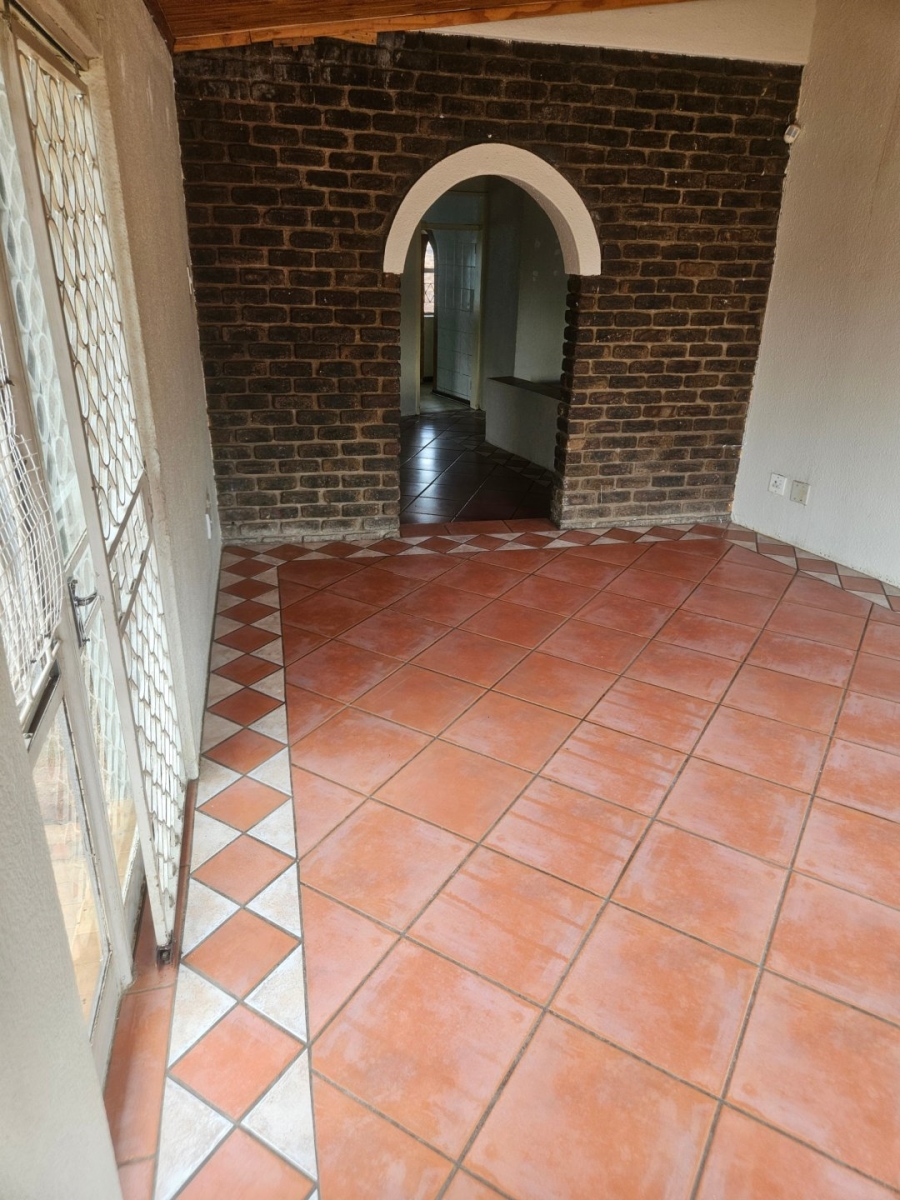 3 Bedroom Property for Sale in Bardene Gauteng