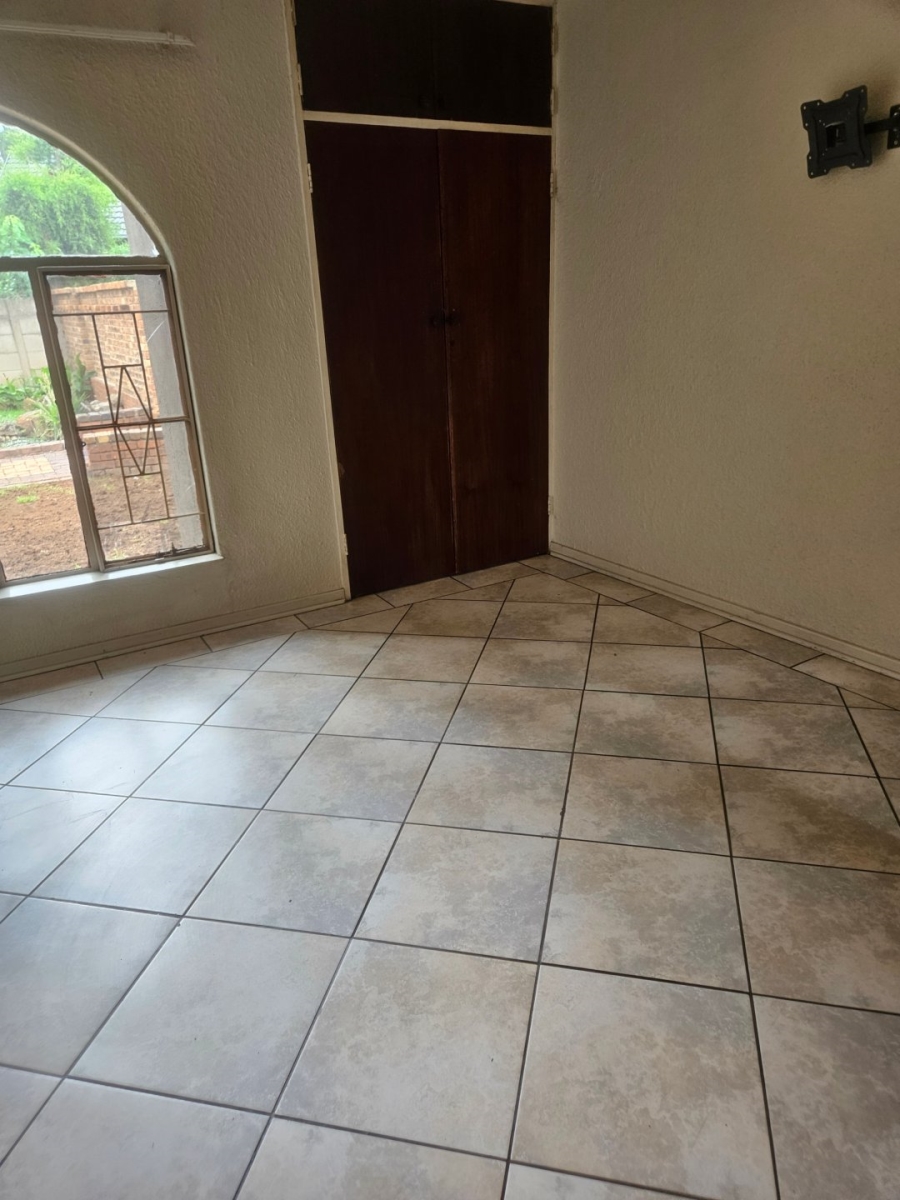 3 Bedroom Property for Sale in Bardene Gauteng