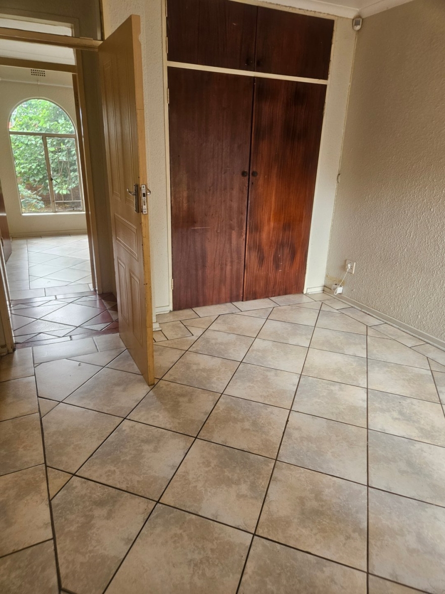 3 Bedroom Property for Sale in Bardene Gauteng