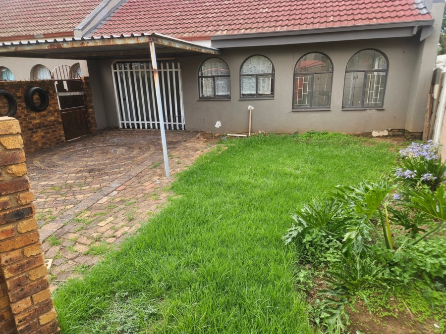 3 Bedroom Property for Sale in Bardene Gauteng