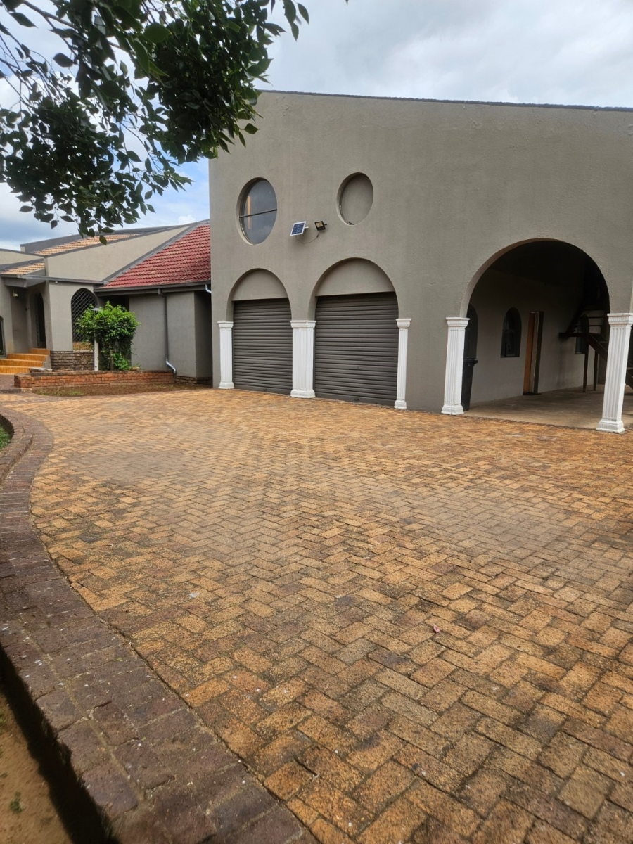 3 Bedroom Property for Sale in Bardene Gauteng