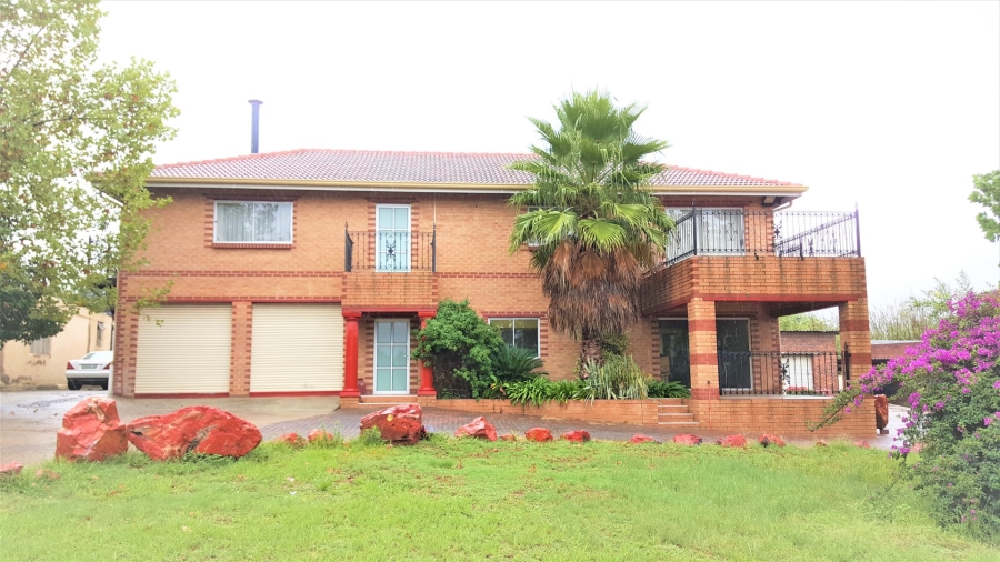 10 Bedroom Property for Sale in Glen Austin Gauteng