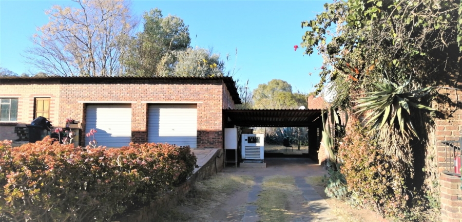 10 Bedroom Property for Sale in Glen Austin Gauteng