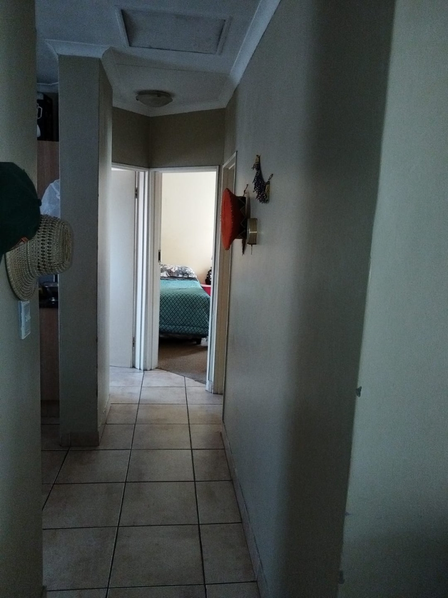 To Let 2 Bedroom Property for Rent in Castleview Gauteng