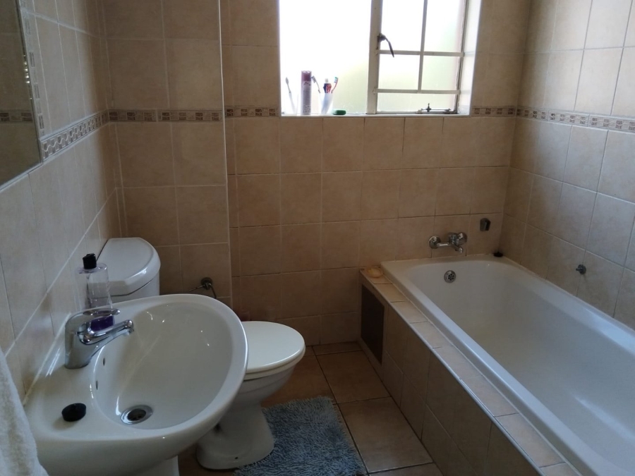 To Let 2 Bedroom Property for Rent in Castleview Gauteng