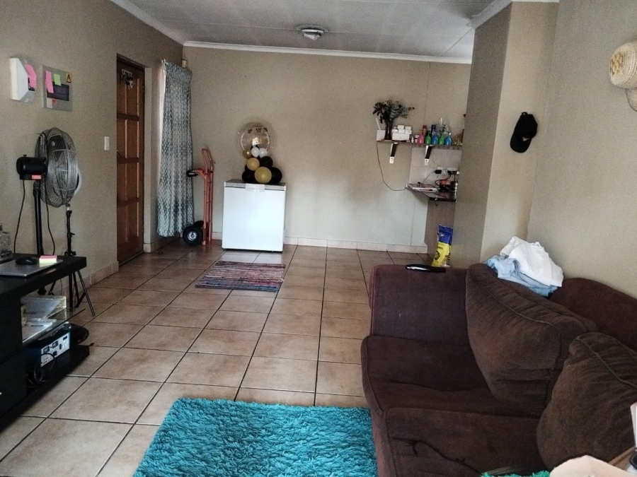 To Let 2 Bedroom Property for Rent in Castleview Gauteng