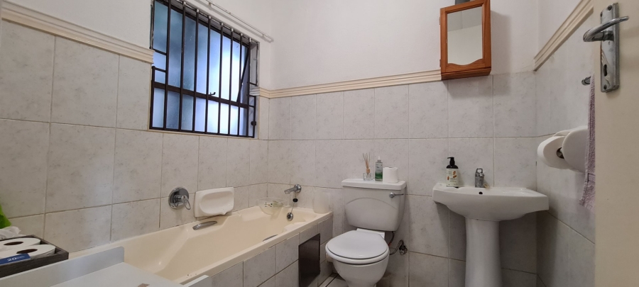 To Let 2 Bedroom Property for Rent in Morningside Gauteng