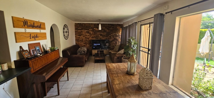 3 Bedroom Property for Sale in Faerie Glen Gauteng