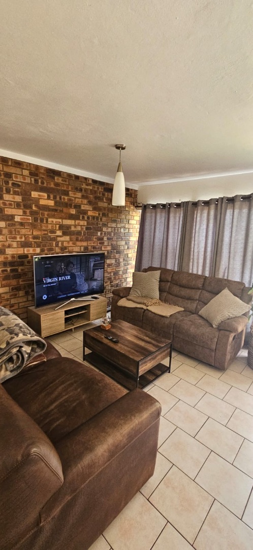 3 Bedroom Property for Sale in Faerie Glen Gauteng