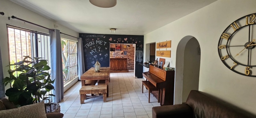 3 Bedroom Property for Sale in Faerie Glen Gauteng