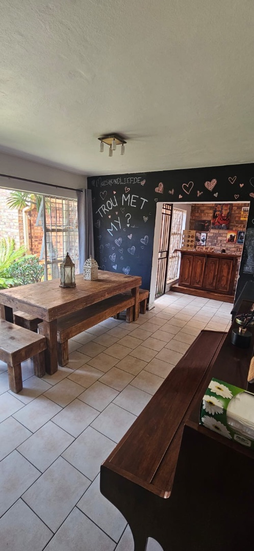 3 Bedroom Property for Sale in Faerie Glen Gauteng