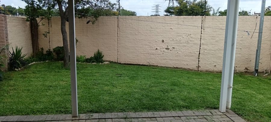 To Let 2 Bedroom Property for Rent in Carlswald Gauteng