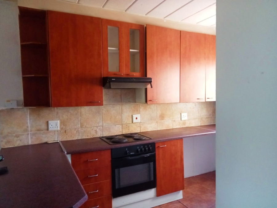 To Let 2 Bedroom Property for Rent in Vorna Valley Gauteng