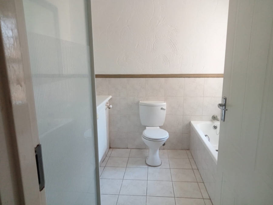 To Let 2 Bedroom Property for Rent in Vorna Valley Gauteng