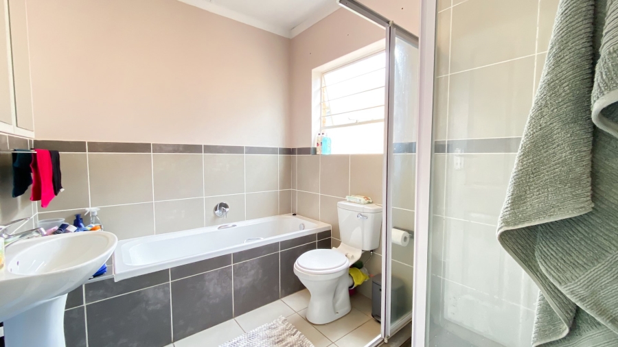 2 Bedroom Property for Sale in Theresa Park Gauteng