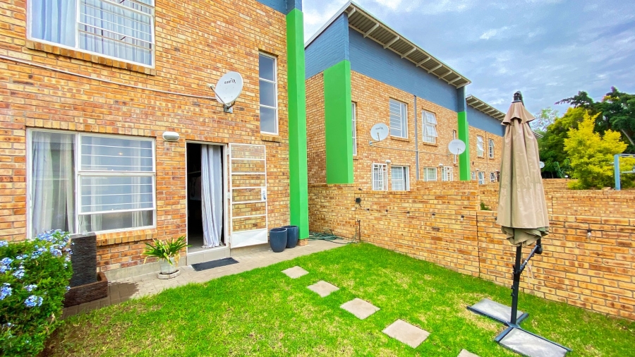 2 Bedroom Property for Sale in Theresa Park Gauteng