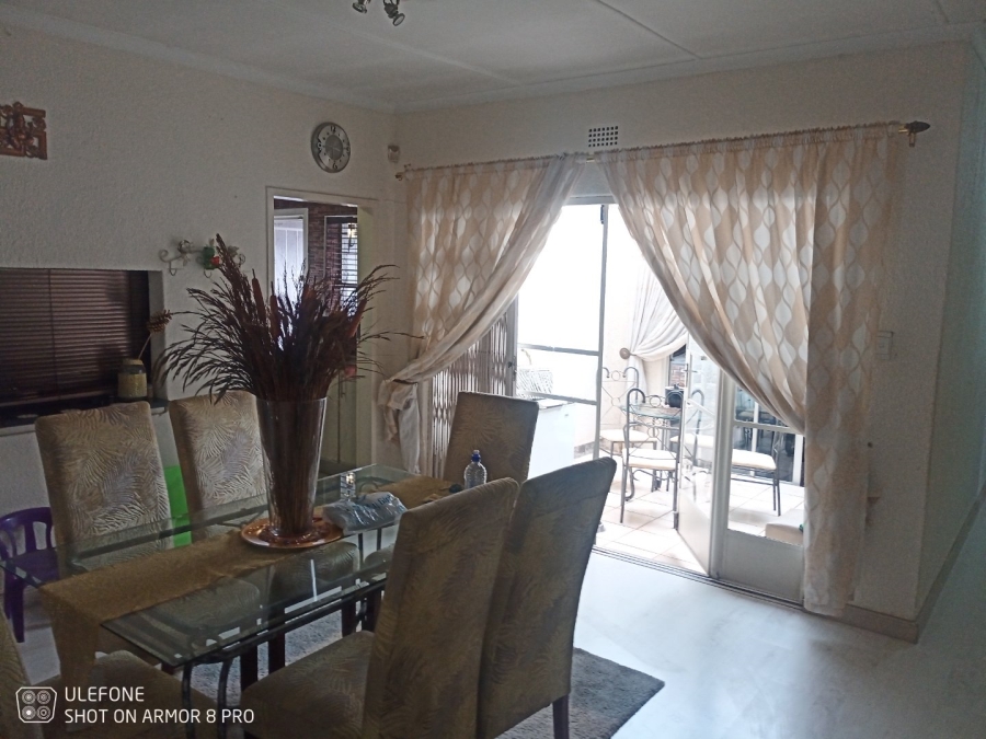 4 Bedroom Property for Sale in Illiondale Gauteng