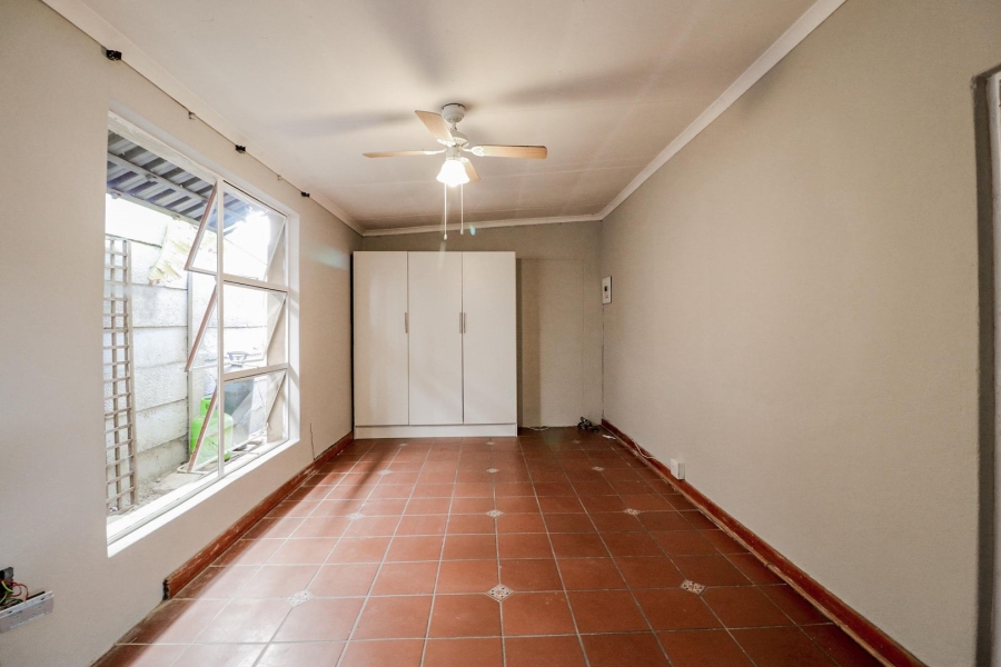 To Let 1 Bedroom Property for Rent in Edenvale Central Gauteng