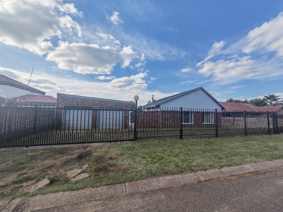 3 Bedroom Property for Sale in Theresa Park Gauteng