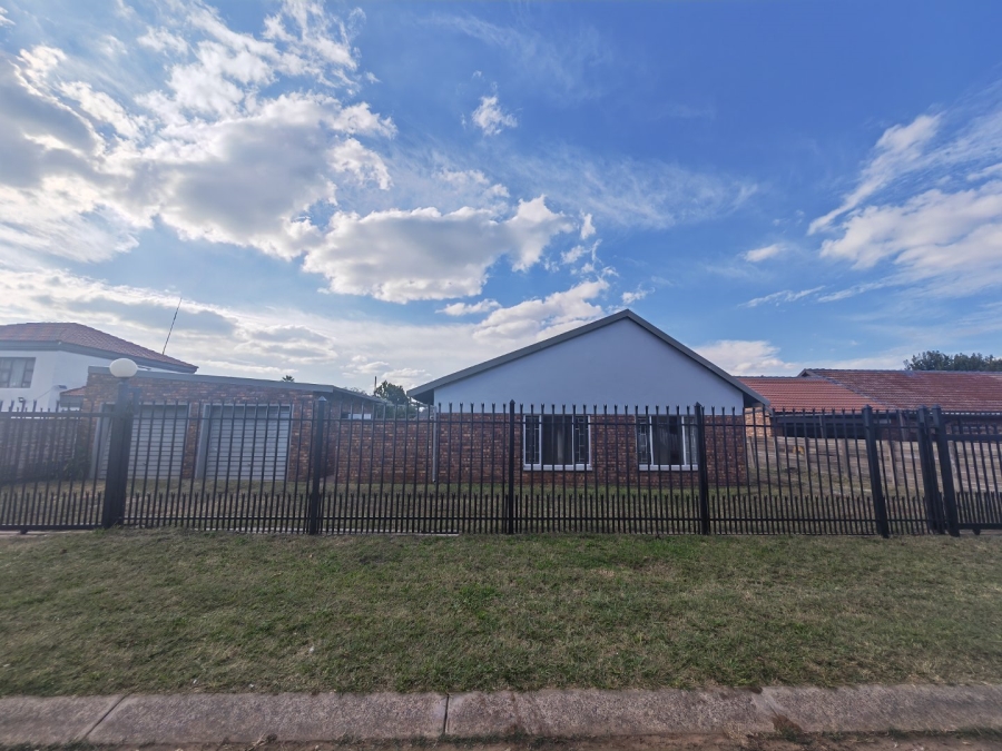 3 Bedroom Property for Sale in Theresa Park Gauteng