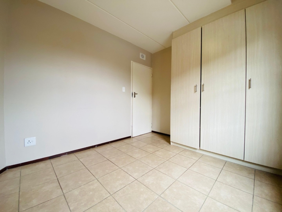 1 Bedroom Property for Sale in Erand Gardens Gauteng