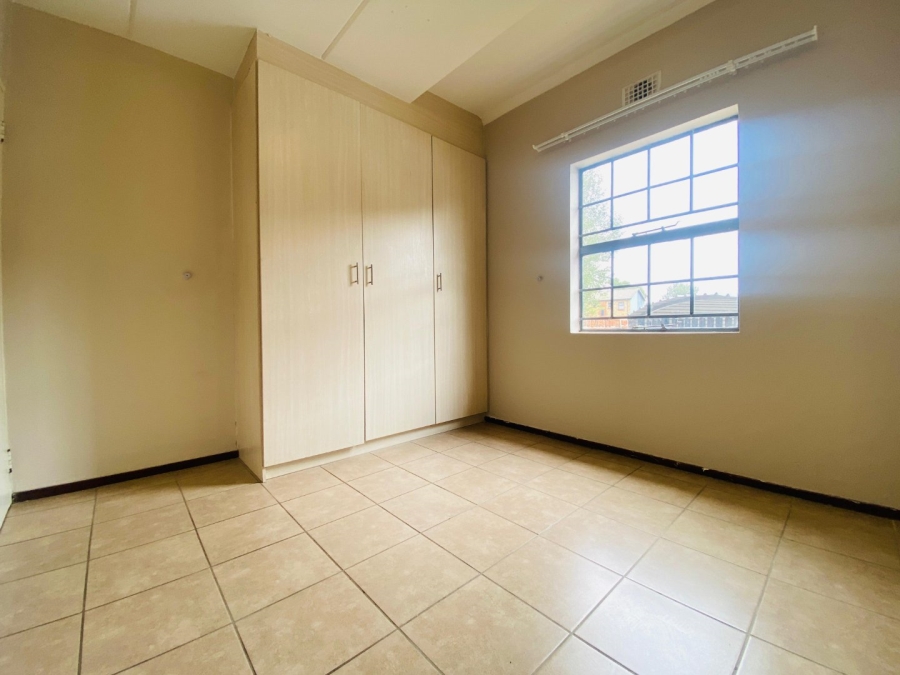 1 Bedroom Property for Sale in Erand Gardens Gauteng