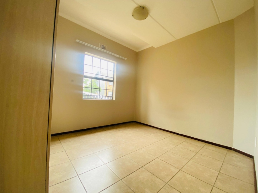 1 Bedroom Property for Sale in Erand Gardens Gauteng