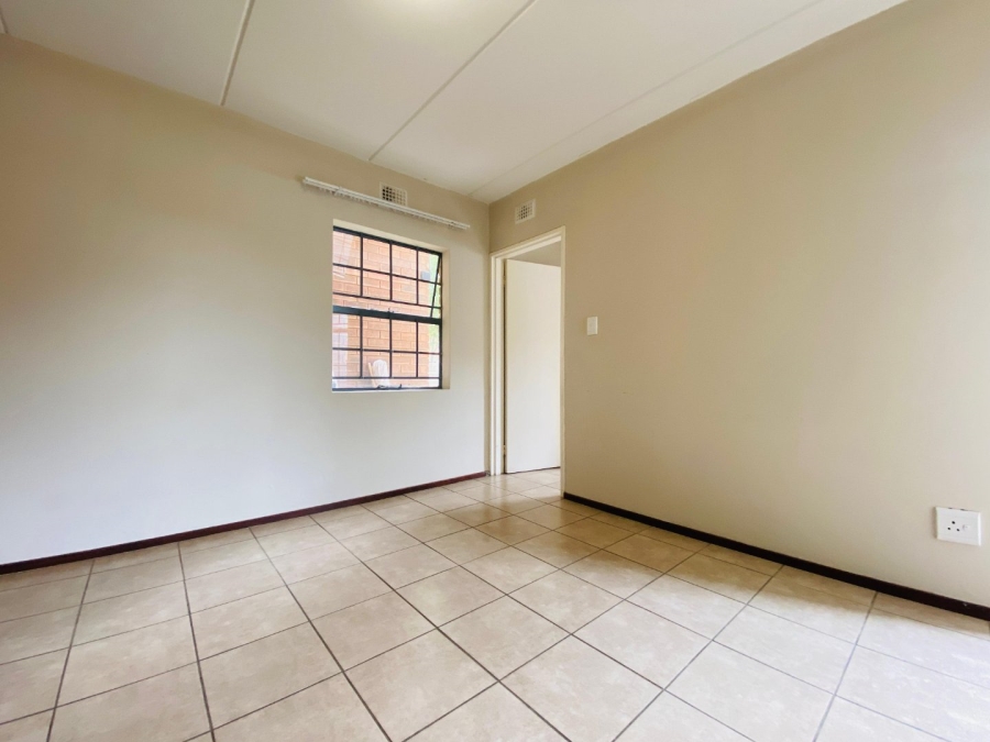 1 Bedroom Property for Sale in Erand Gardens Gauteng