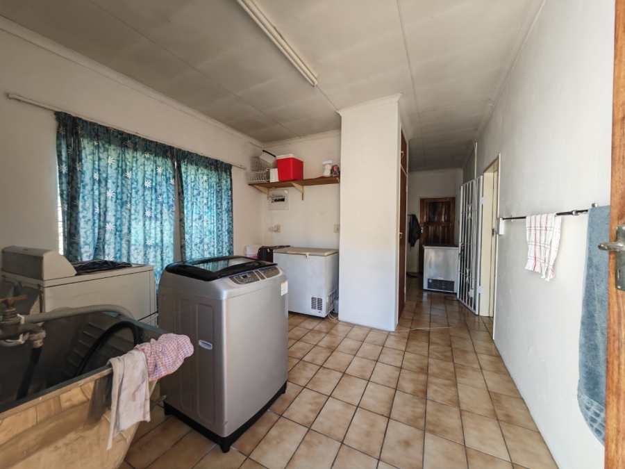 4 Bedroom Property for Sale in Tileba Gauteng