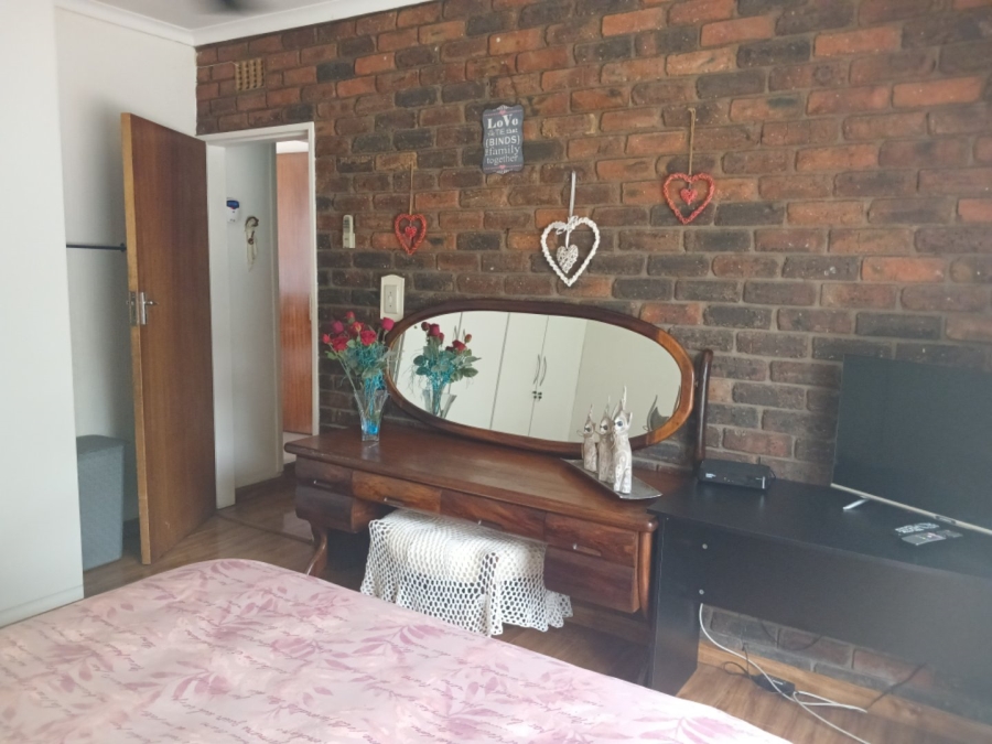 4 Bedroom Property for Sale in Freeway Park Gauteng