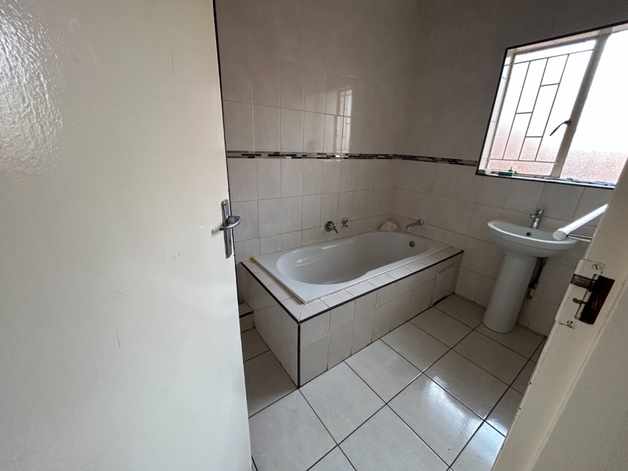 4 Bedroom Property for Sale in Theresa Park Gauteng