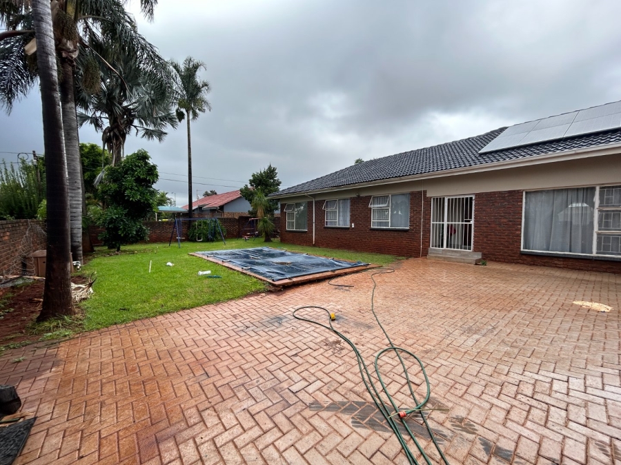 4 Bedroom Property for Sale in Theresa Park Gauteng