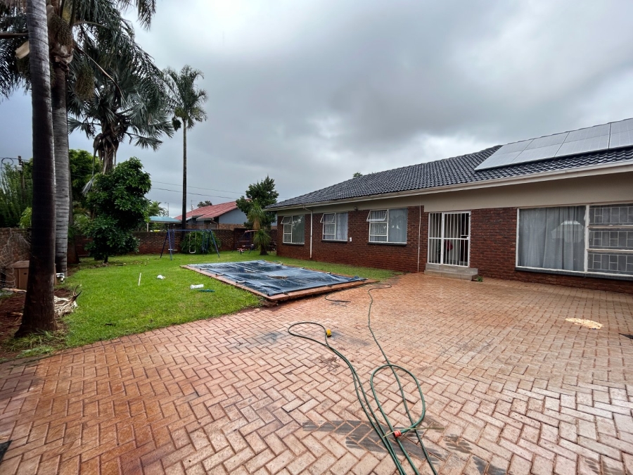 4 Bedroom Property for Sale in Theresa Park Gauteng