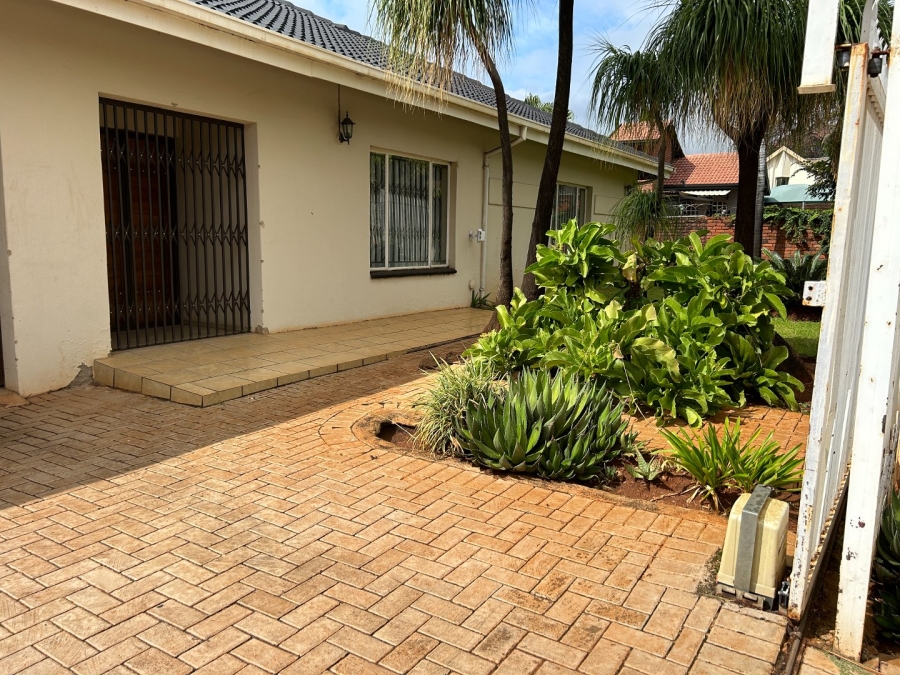 4 Bedroom Property for Sale in Theresa Park Gauteng