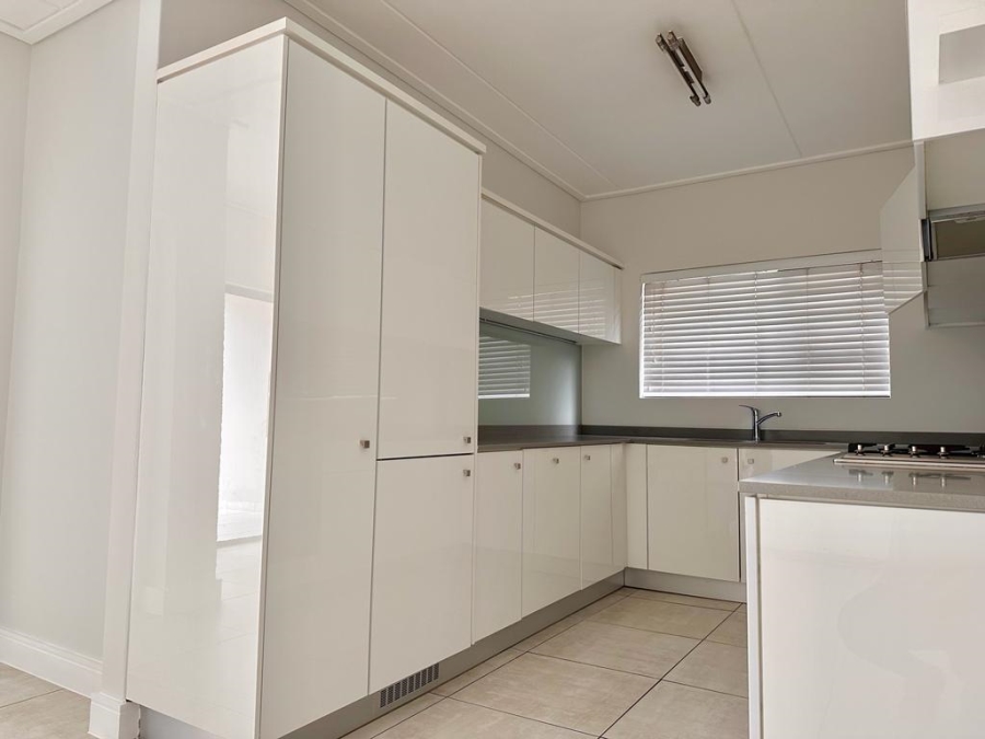 To Let 2 Bedroom Property for Rent in The Polofields Gauteng