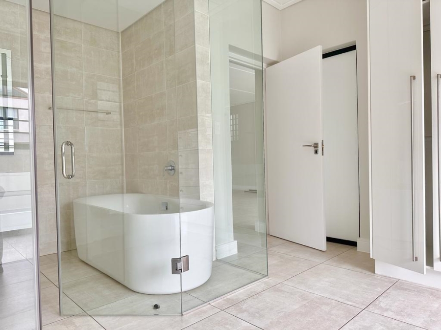 To Let 2 Bedroom Property for Rent in The Polofields Gauteng