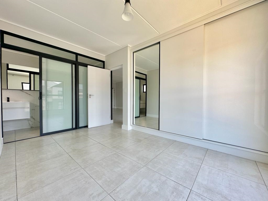 To Let 2 Bedroom Property for Rent in The Polofields Gauteng