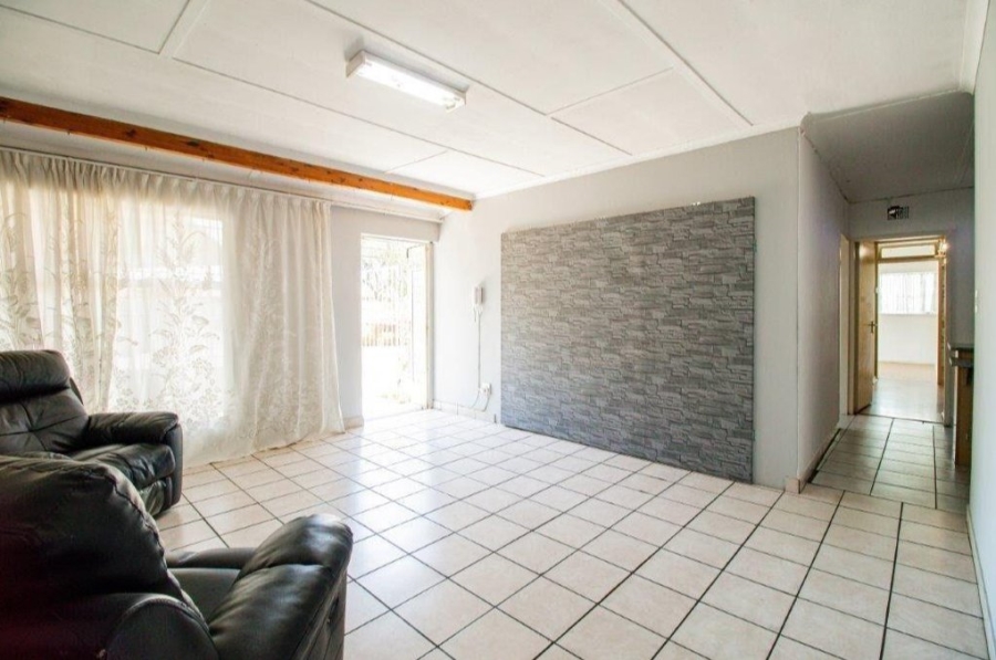 5 Bedroom Property for Sale in Impala Park Gauteng