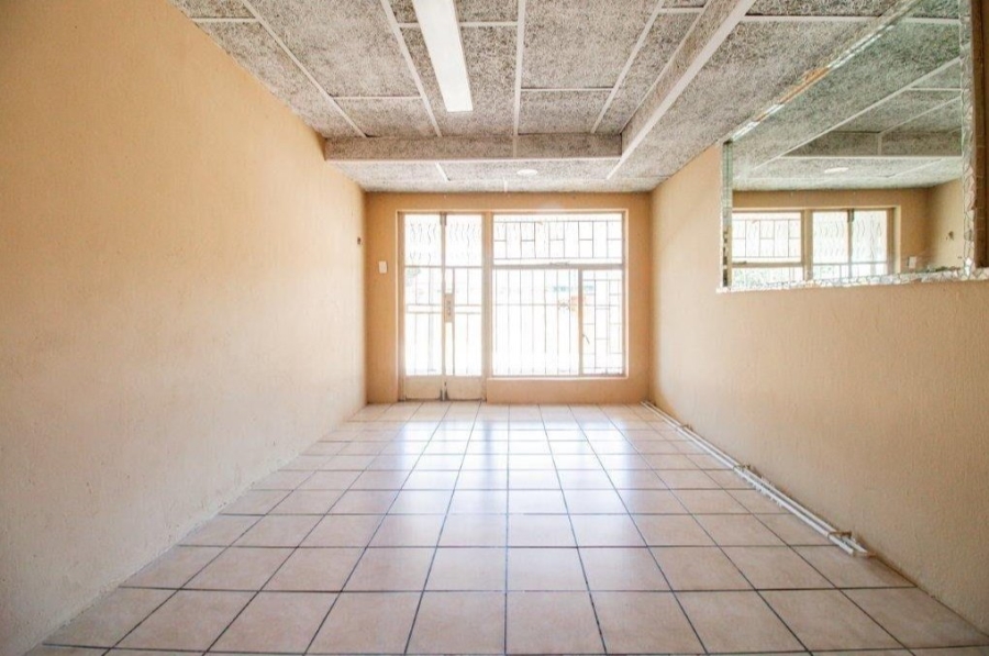 5 Bedroom Property for Sale in Impala Park Gauteng