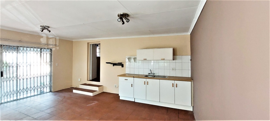 To Let 1 Bedroom Property for Rent in Emmarentia Gauteng