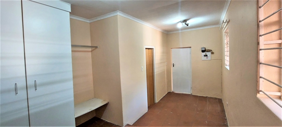 To Let 1 Bedroom Property for Rent in Emmarentia Gauteng