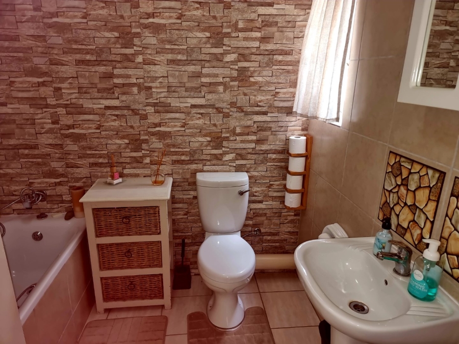 3 Bedroom Property for Sale in Terenure Gauteng