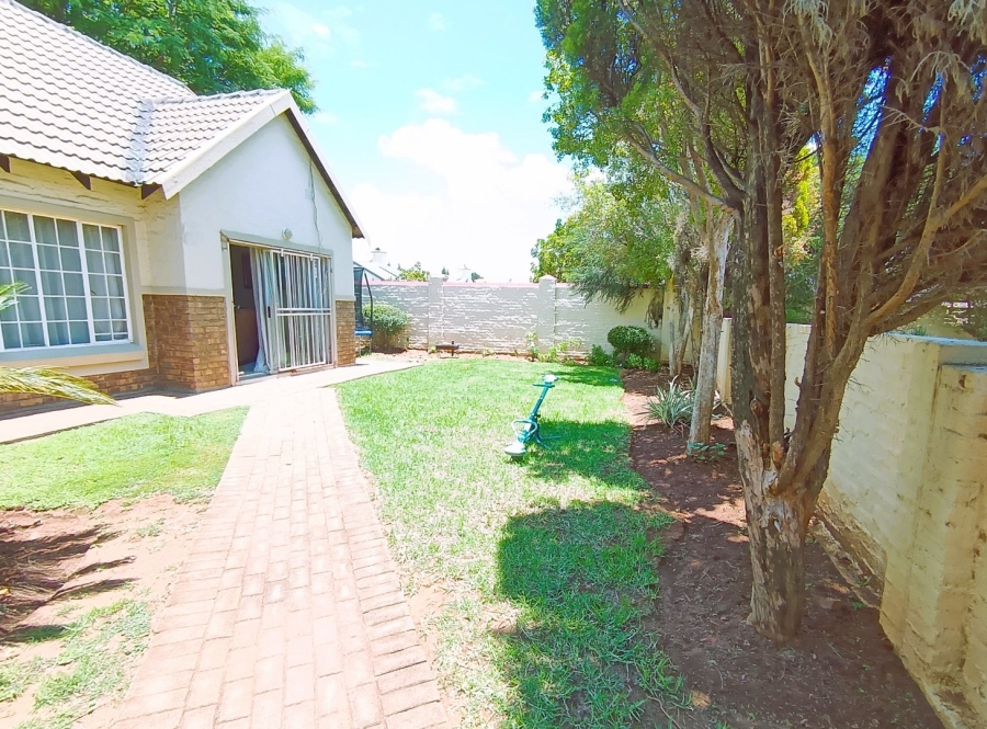 3 Bedroom Property for Sale in Heuwelsig Estate Gauteng