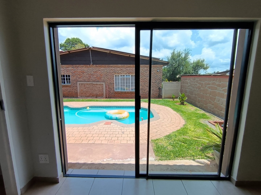 To Let 5 Bedroom Property for Rent in Monavoni Gauteng