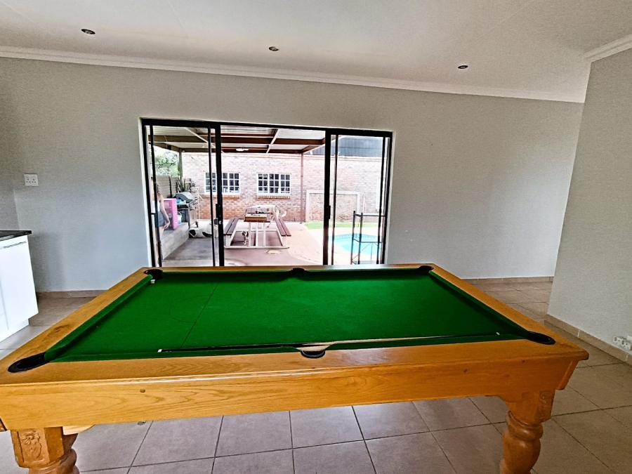 To Let 5 Bedroom Property for Rent in Monavoni Gauteng